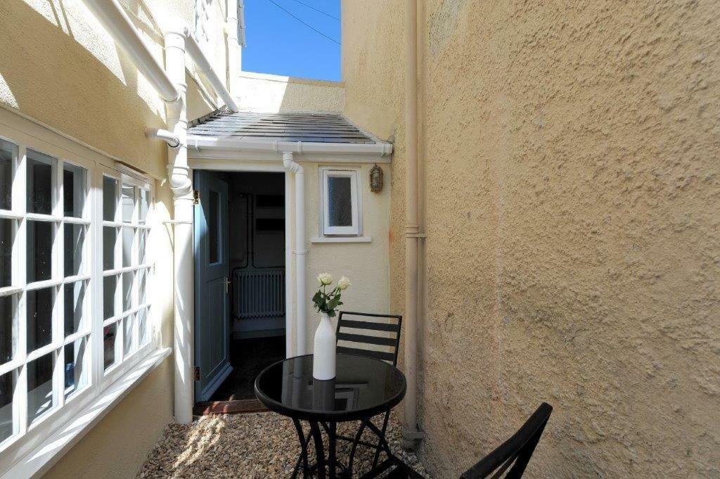 Little Monmouth 4 Bedroom Cottage, Old Town Lyme Regis, Dog Friendly And Parking Esterno foto